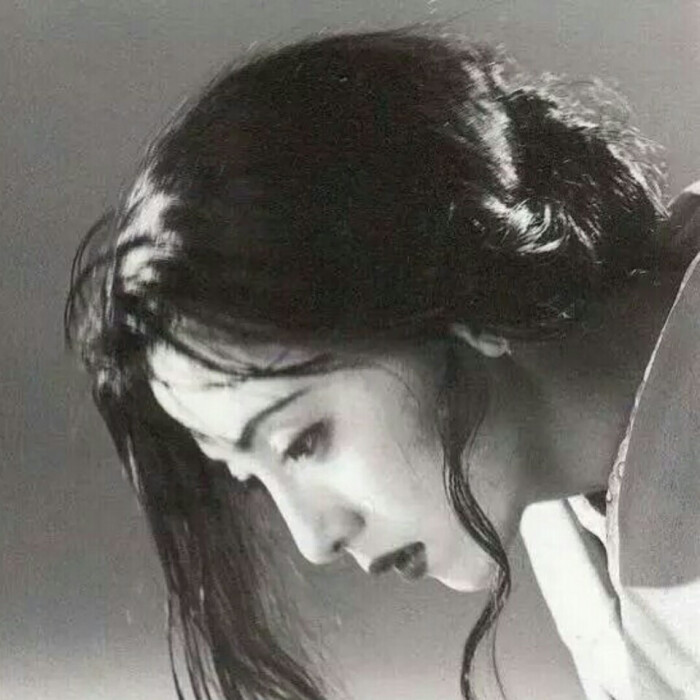 【华体会体育hth官方网站】我的恶魔少爷最新剧透:韩七录与安初夏床咚,甜到炸裂(图3) hth官网入口