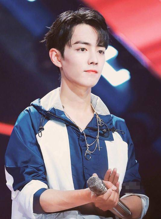 hth官网入口|
你以为明星的照片只需要修图?看到他的团队设备后 我愣住了(图1) hth官网入口|
你以为明星的照片只需要修图?看到他的团队设备后 我愣住了(图1)