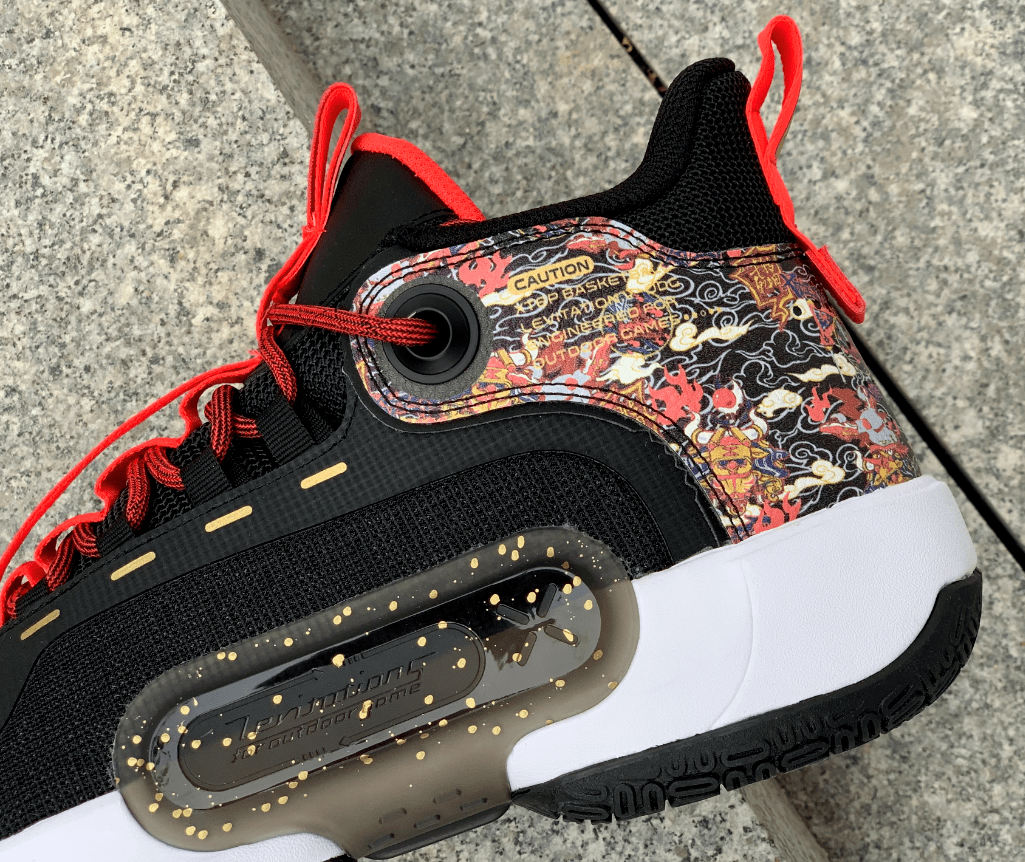 “华体会体育hth官方网站”
双版本另有隐藏彩蛋?!这个系列球鞋也是林书豪的战靴之一...(图10) “华体会体育hth官方网站”
双版本另有隐藏彩蛋?!这个系列球鞋也是林书豪的战靴之一...(图10)