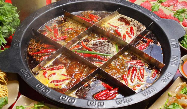 hth官网入口:洛阳市瀍河区北关小学:巧手绘彩贺新年(图2) hth官网入口