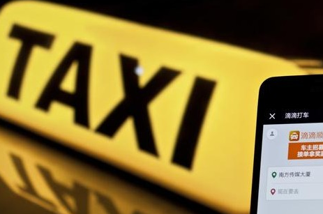 hth官网入口:洛阳市瀍河区北关小学:巧手绘彩贺新年(图1) hth官网入口