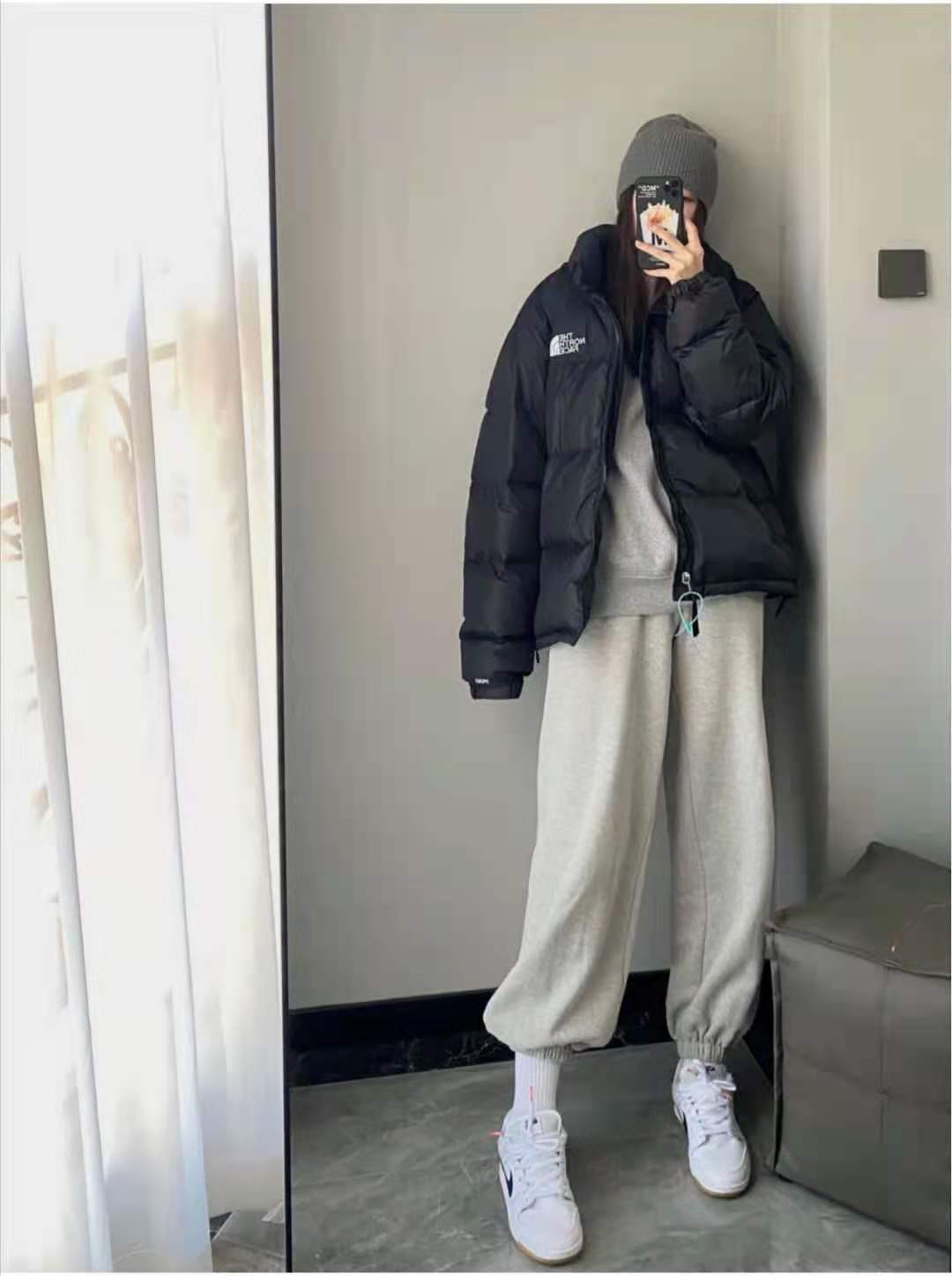 
北面羽绒服搭配什么裤子悦目：华体会体育hth官方网站(图1)