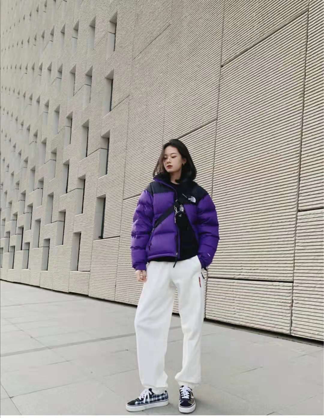 
北面羽绒服搭配什么裤子悦目：华体会体育hth官方网站(图5)