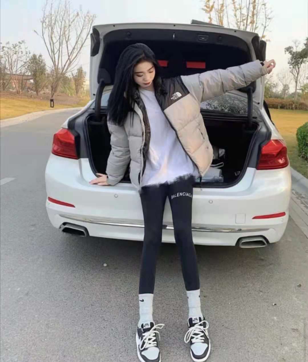 
北面羽绒服搭配什么裤子悦目：华体会体育hth官方网站(图6)