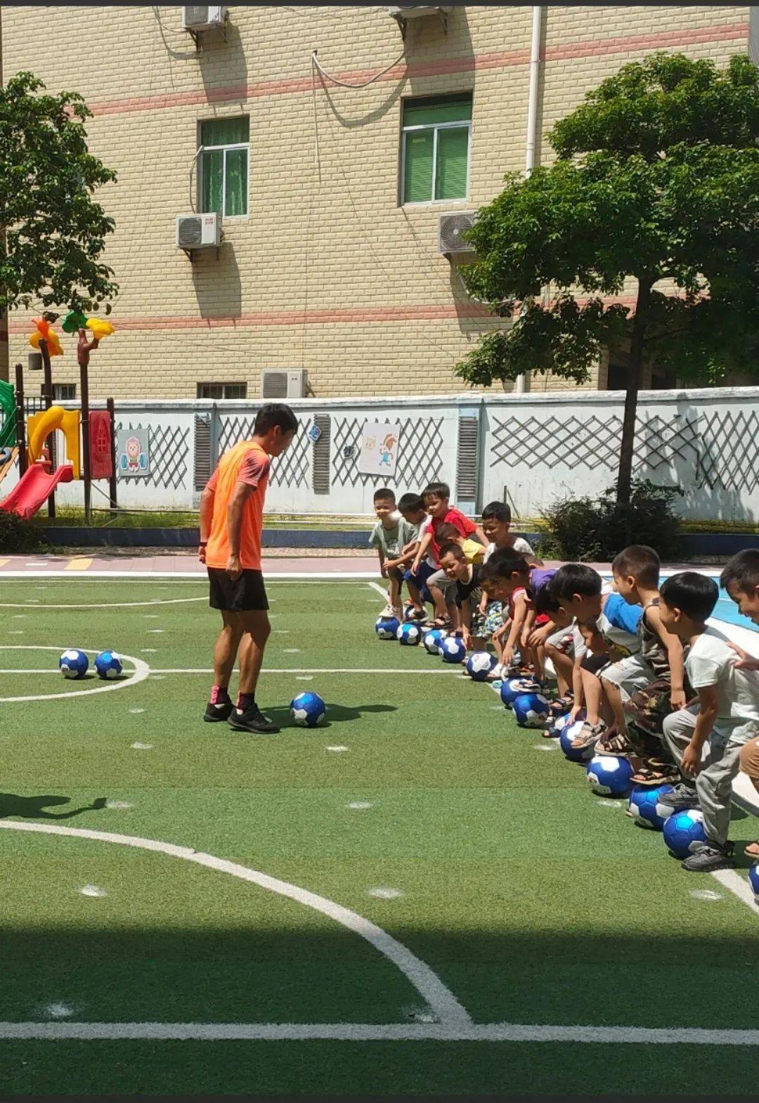 
小球星足球班正式开课啦！_华体会体育hth官方网站(图17)