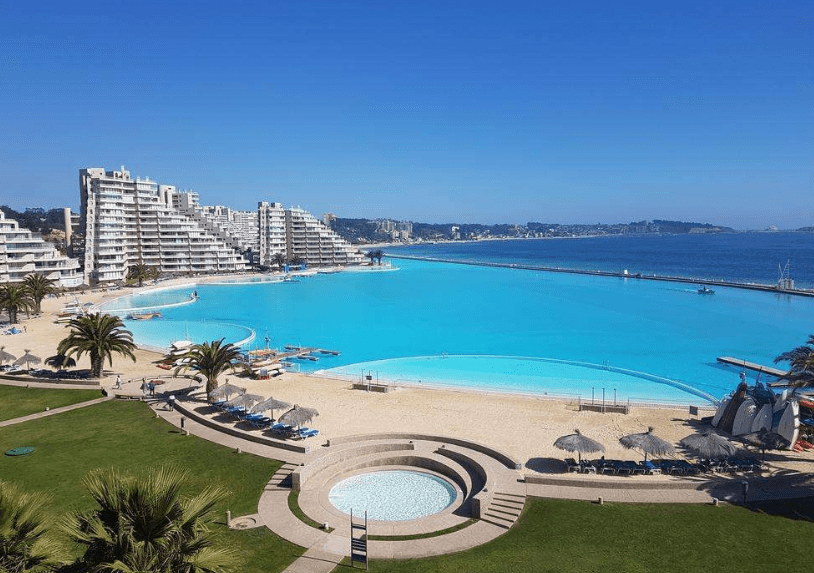 
全球最大的游泳池 面积和11个足球场相当 你想去试一试吗？_华体会体育hth官方网站(图2)